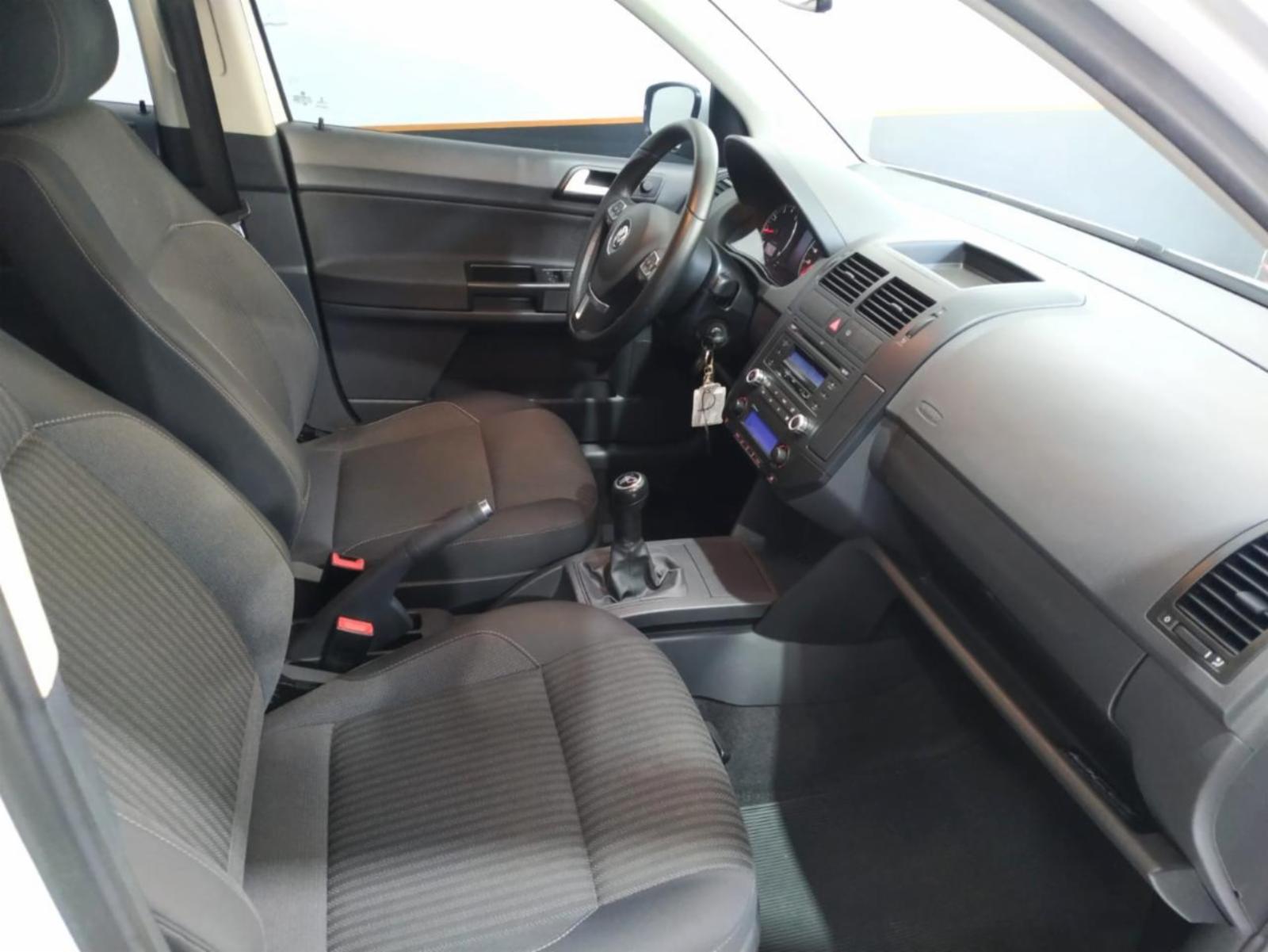 Polo sedan - foto 12