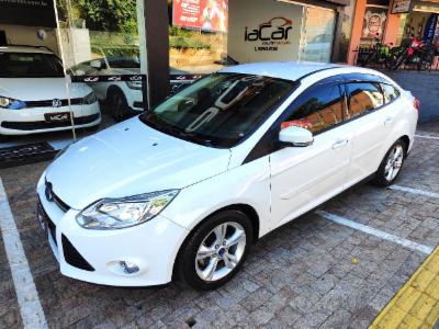 Focus sedan - thumb 2