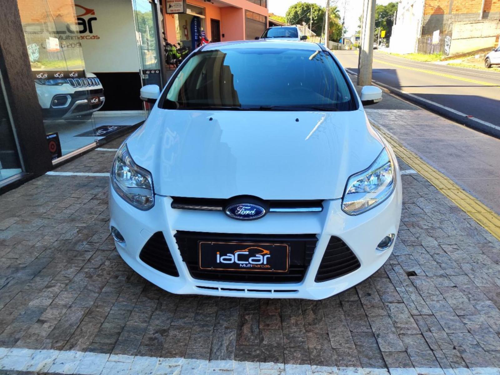 Focus sedan - foto 3