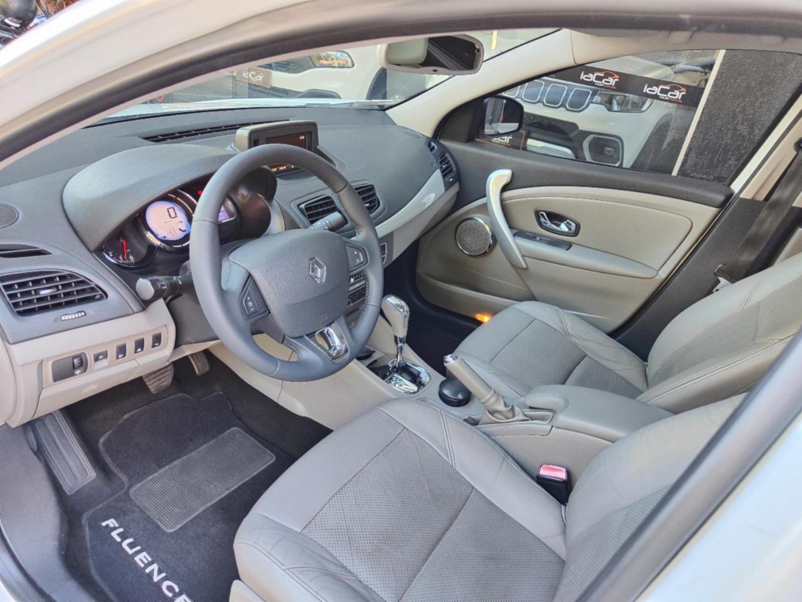 Fluence sedan - foto 9