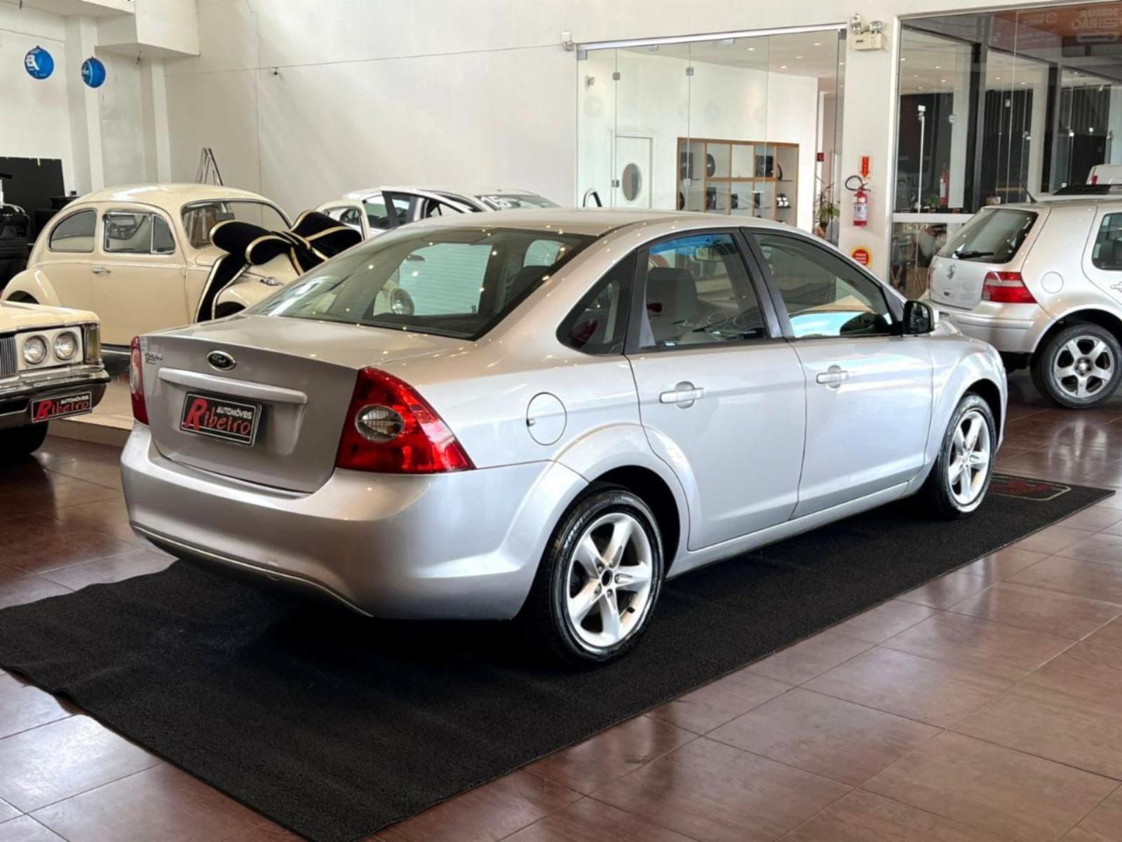 Focus sedan - foto 7