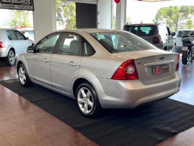 Focus sedan - thumb 9