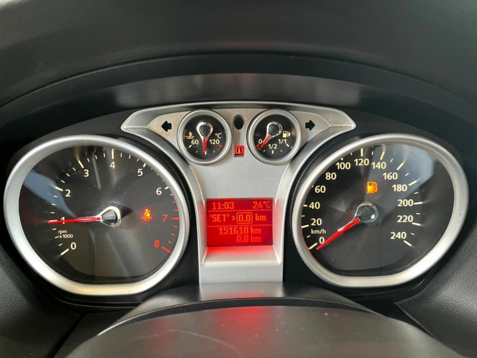 Focus sedan - foto 5