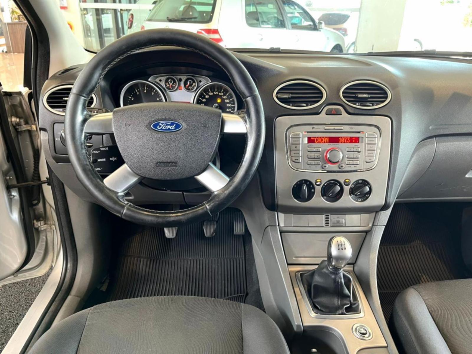 Focus sedan - foto 4
