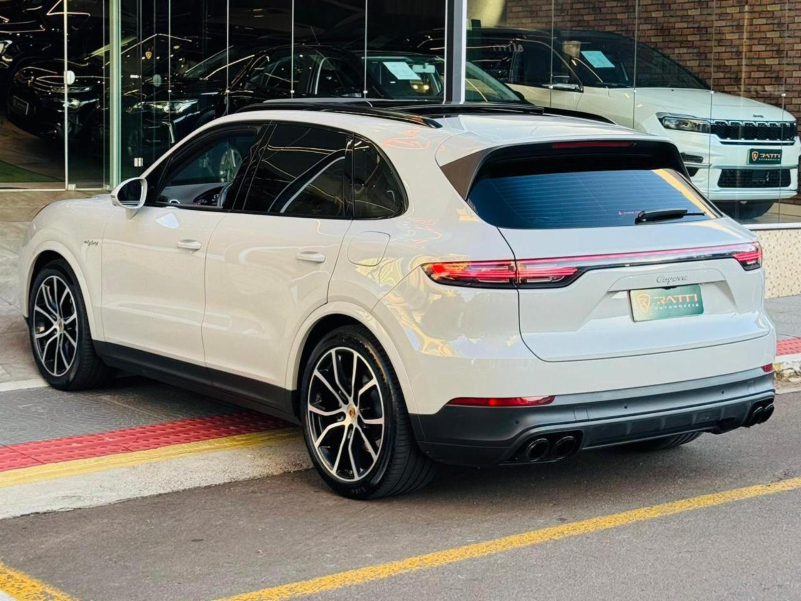 Cayenne e-hybrid - foto 16