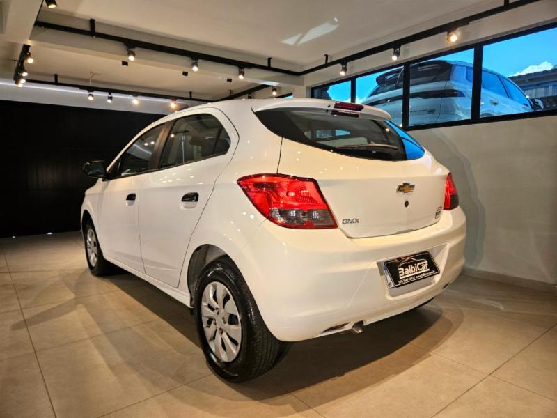 Chevrolet ONIX HATCH Joy 1.0 8V Flex 5p Mec. - foto 3