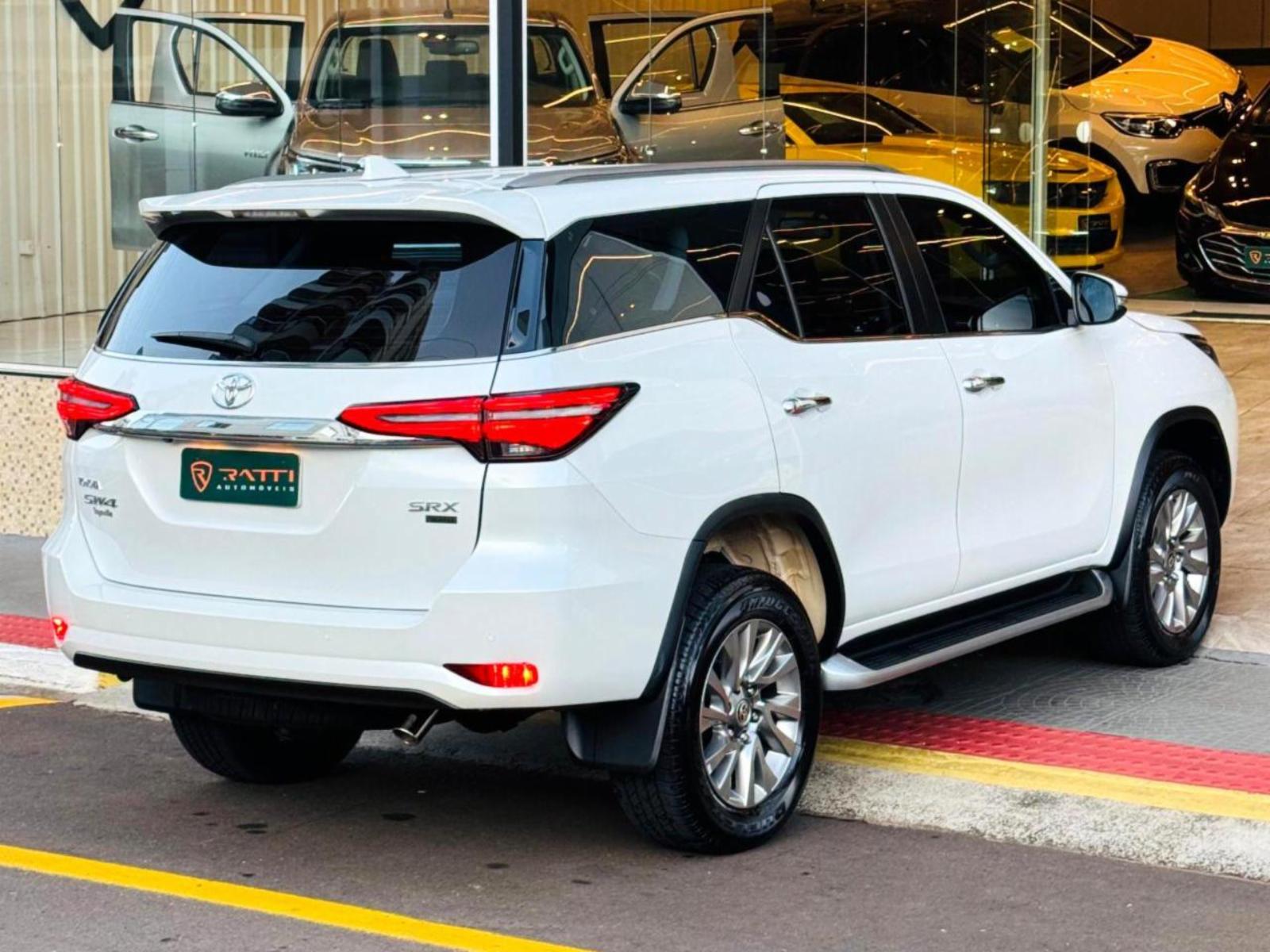 Hilux sw4 - foto 2