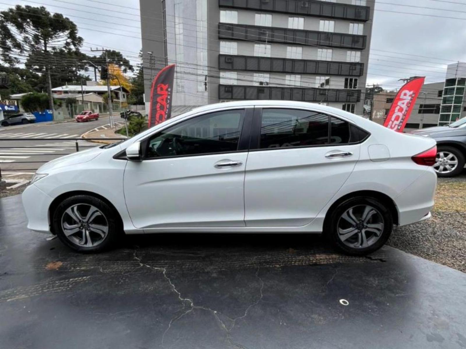 City sedan - foto 6