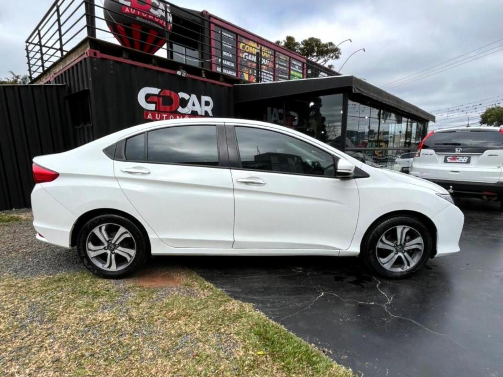 City sedan - foto 2