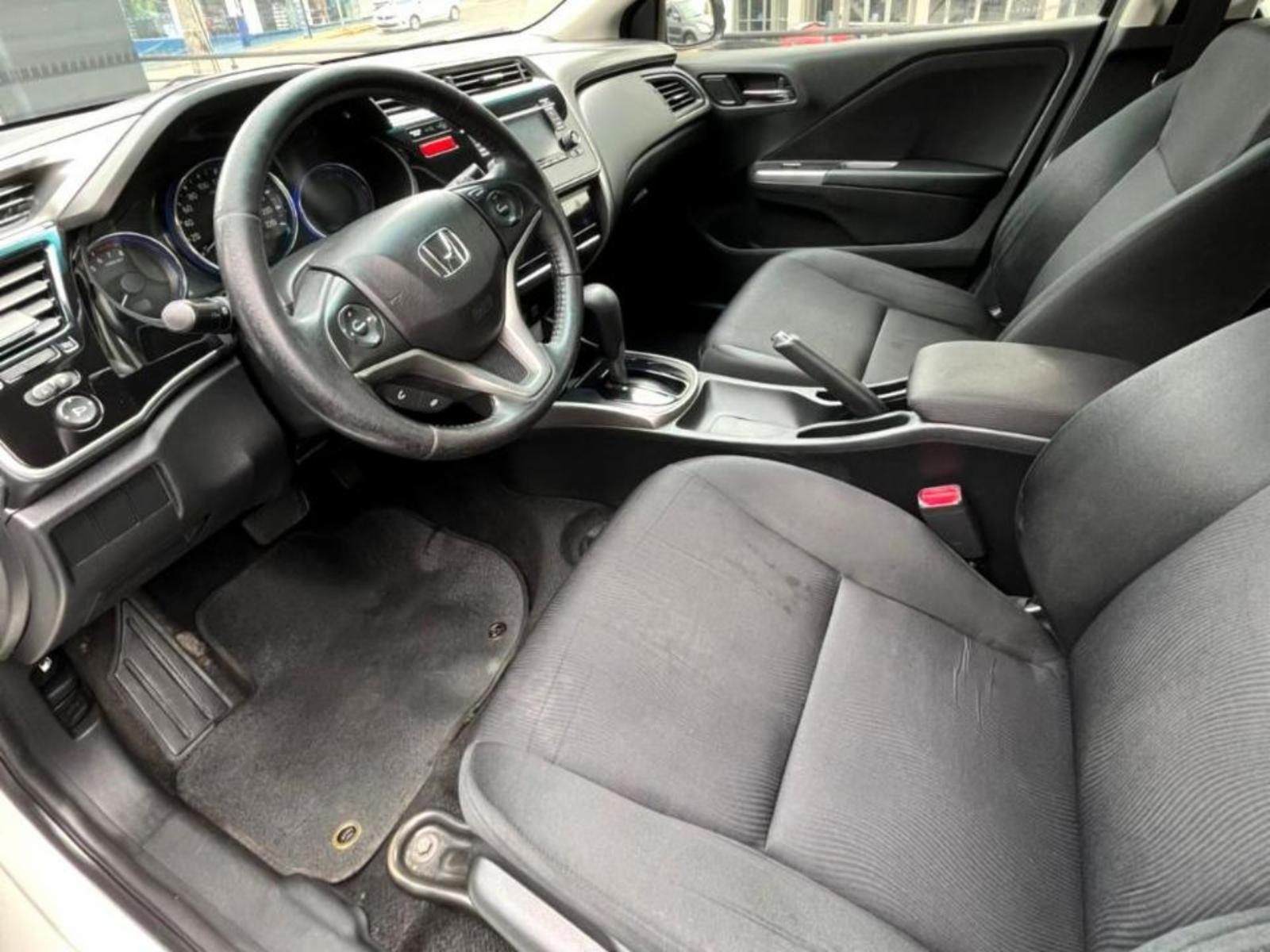 City sedan - foto 15