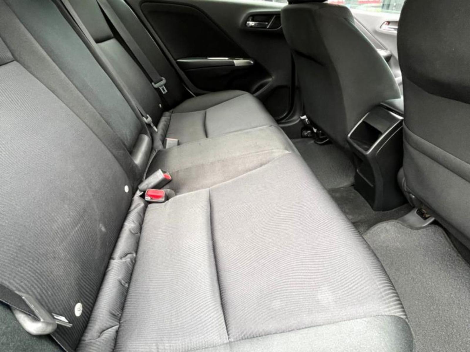 City sedan - foto 3