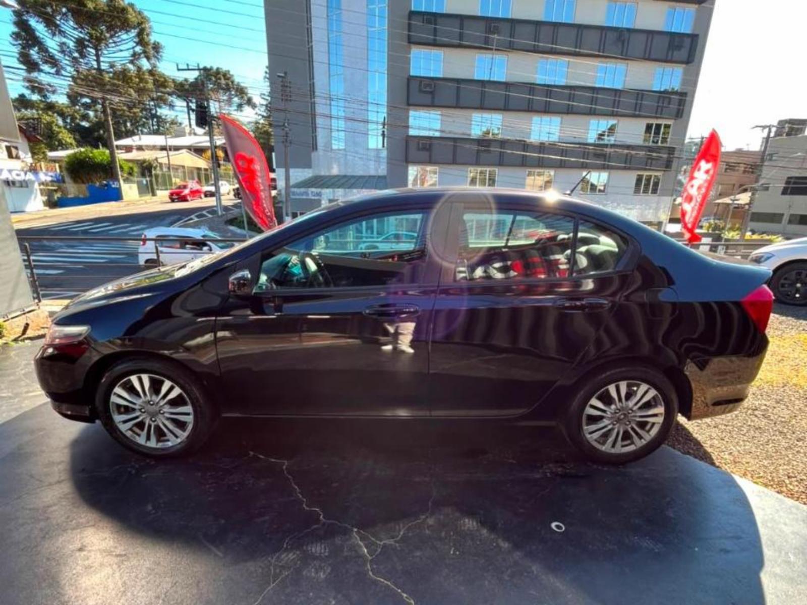 City sedan - foto 3