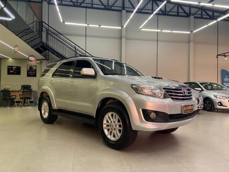 Toyota Hilux SW4 SRV D4-D 4x4 3.0 TDI Dies. Aut - foto 3