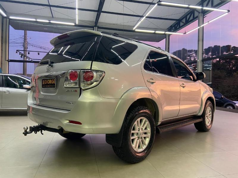 Toyota Hilux SW4 SRV D4-D 4x4 3.0 TDI Dies. Aut - foto 4