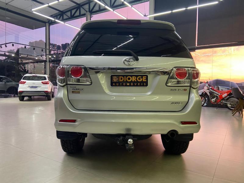 Toyota Hilux SW4 SRV D4-D 4x4 3.0 TDI Dies. Aut - foto 5