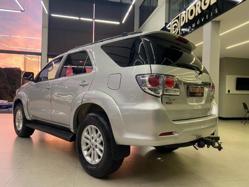 Toyota Hilux SW4 SRV D4-D 4x4 3.0 TDI Dies. Aut - foto 6