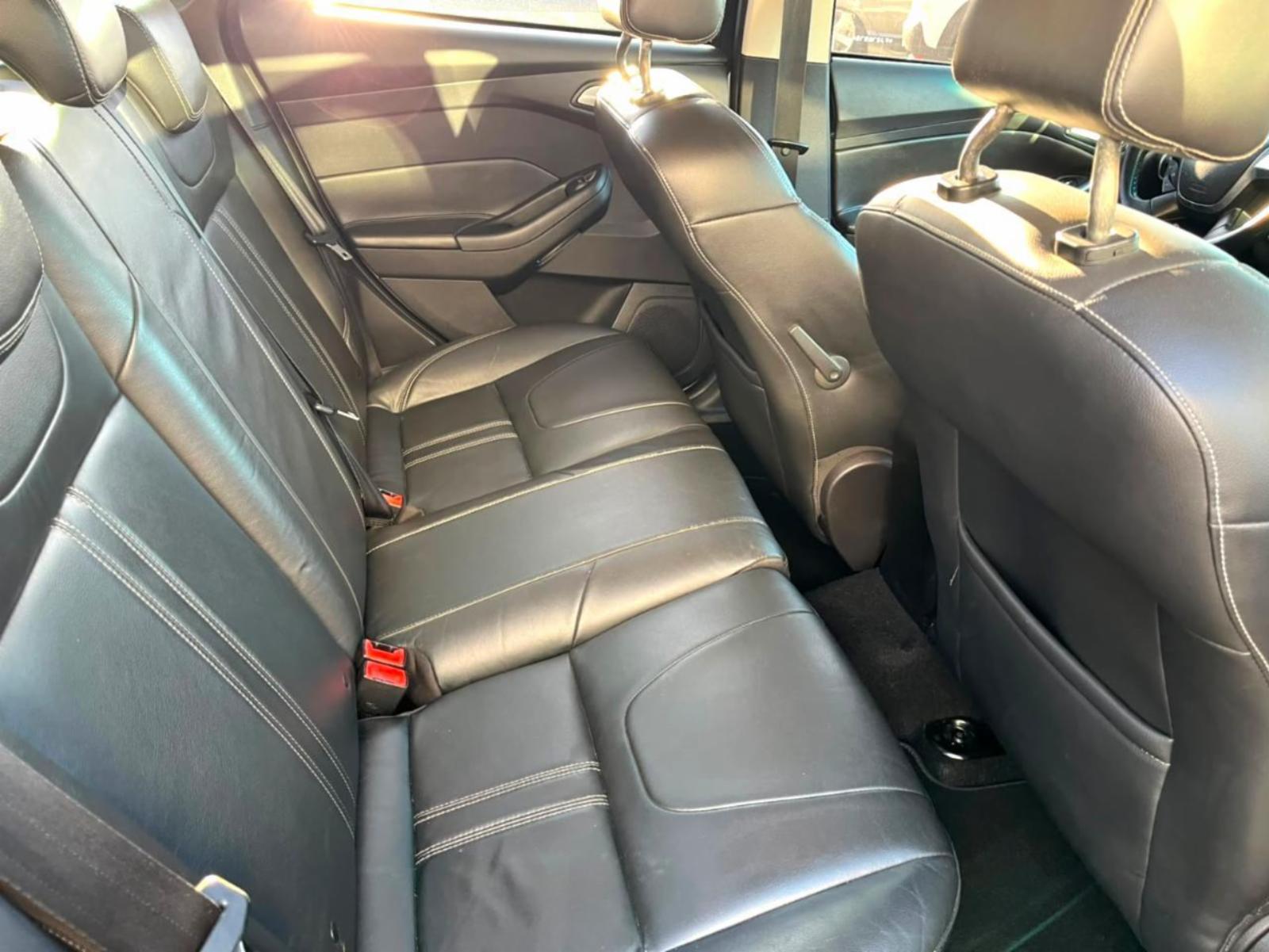 Focus sedan - foto 2