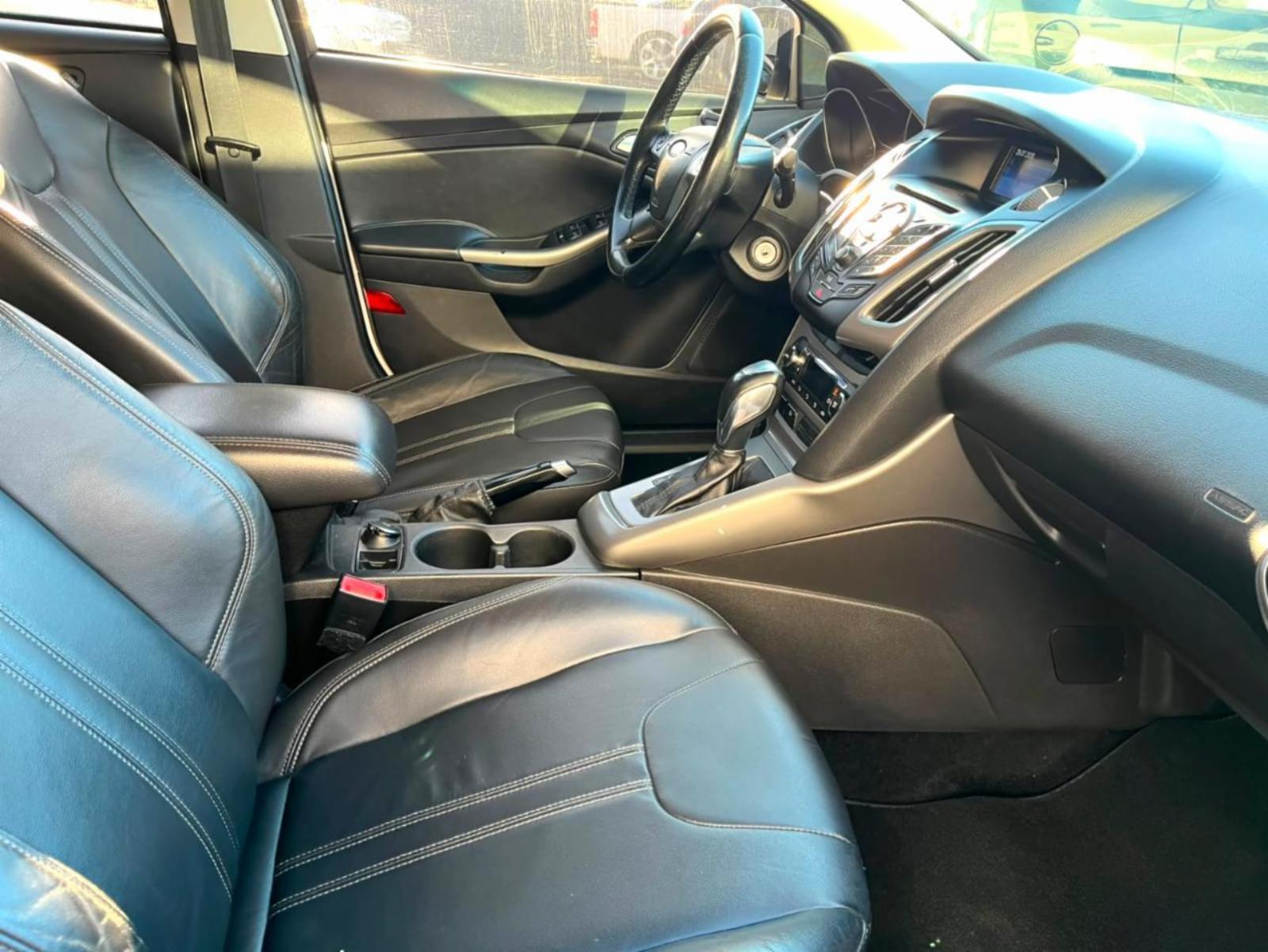 Focus sedan - foto 10