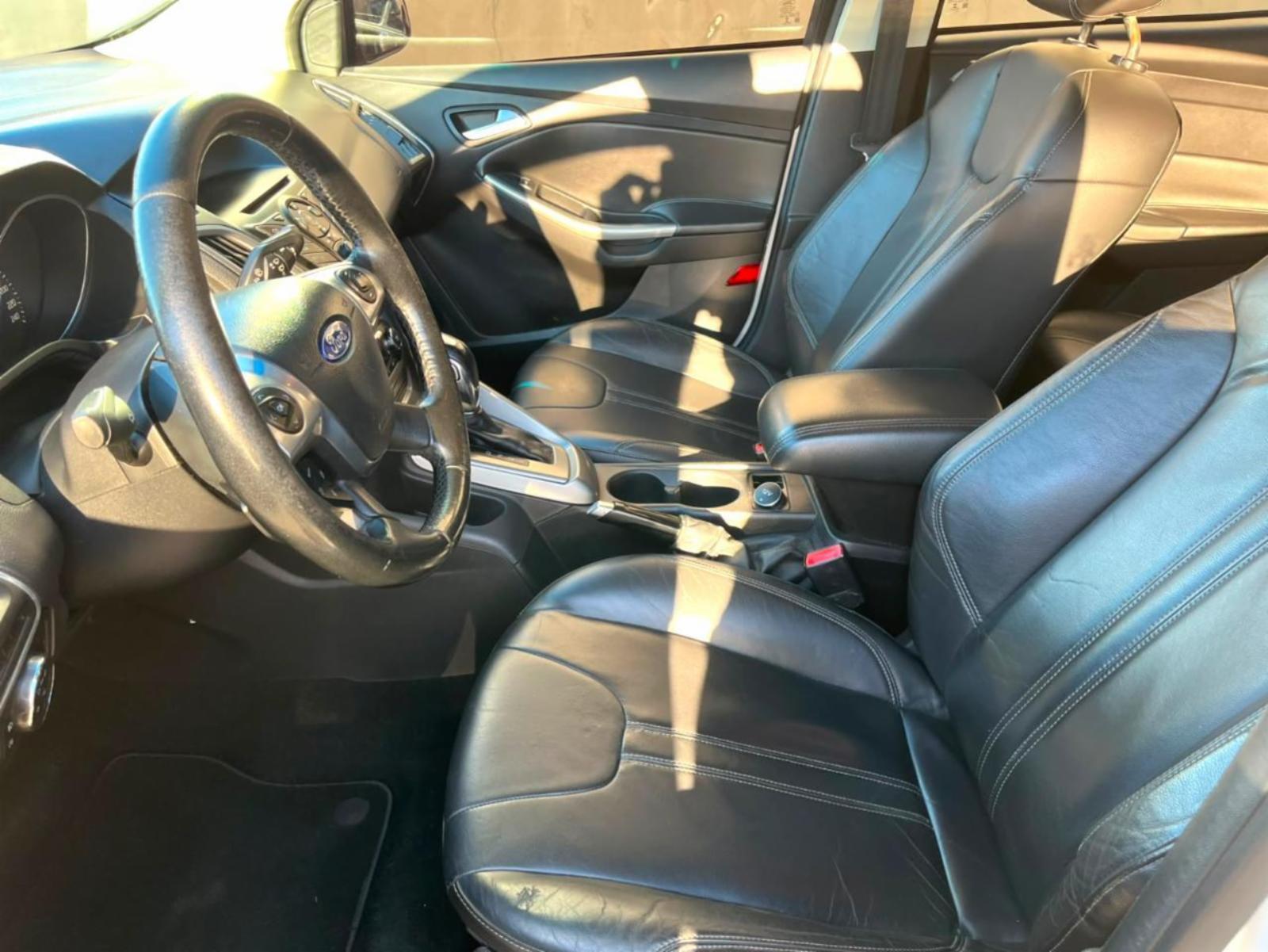 Focus sedan - foto 6
