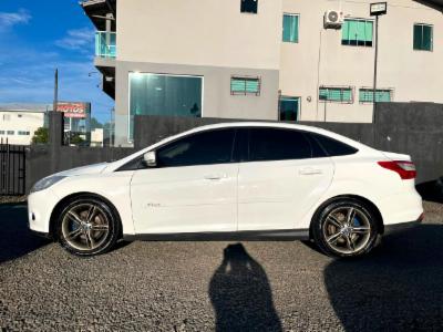 Focus sedan - thumb 4