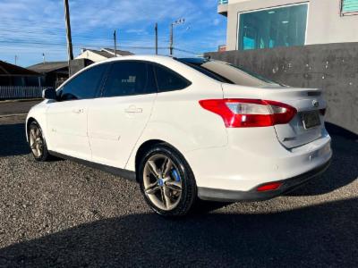Focus sedan - thumb 8