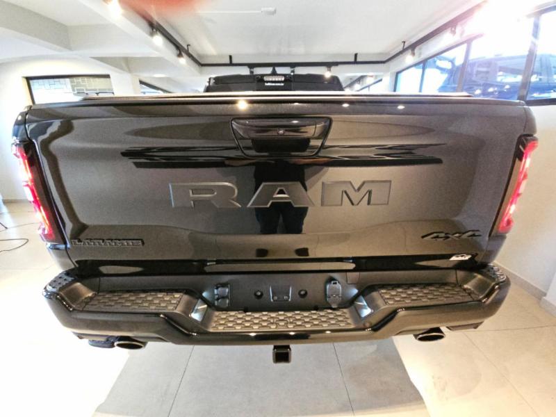 Ram 1500 LARAM. NIGHT ED. BI-TB 3.0 4x4 Aut. - foto 4