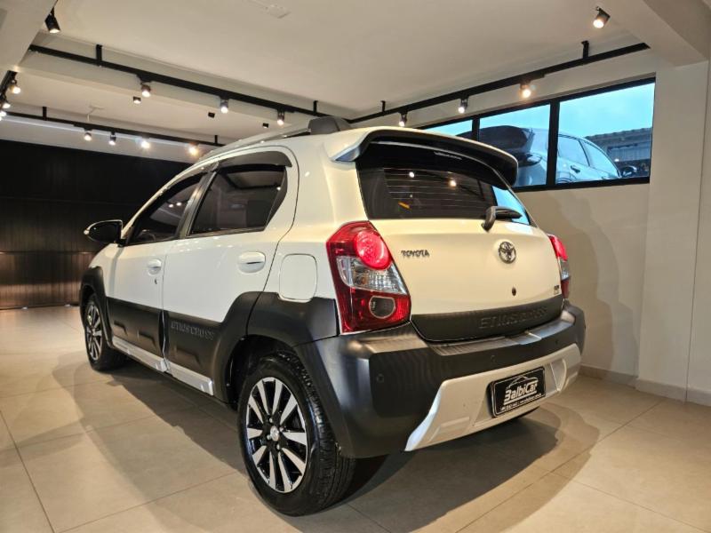Toyota ETIOS CROSS 1.5 Flex 16V 5p Aut. - foto 3