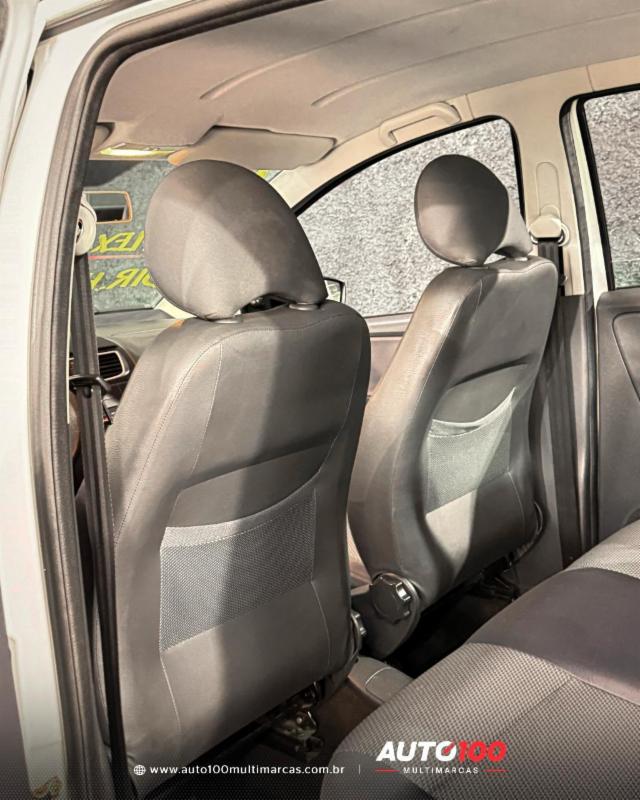 Volkswagen Fox 1.6 Mi Total Flex 8V 5p - foto 16