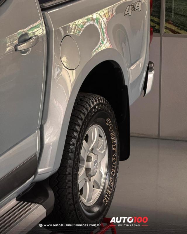Chevrolet S10 Pick-Up LT 2.8 TDI 4x4 CD Diesel - foto 11