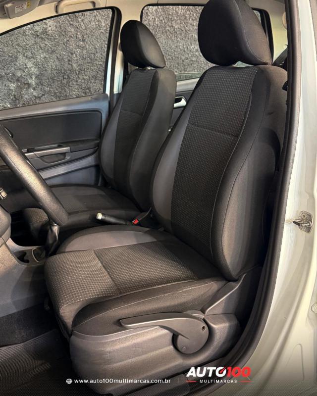 Volkswagen Fox Connect 1.6 Flex 8V 5p - foto 15