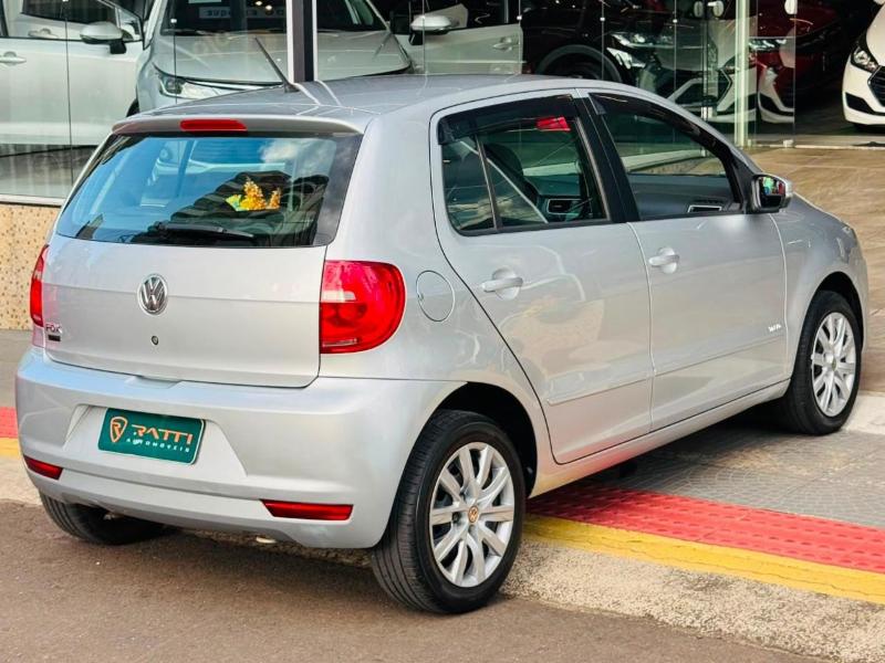 Volkswagen Fox 1.0 Mi Total Flex 8V 5p - foto 2