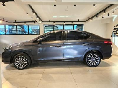 City sedan - thumb 2