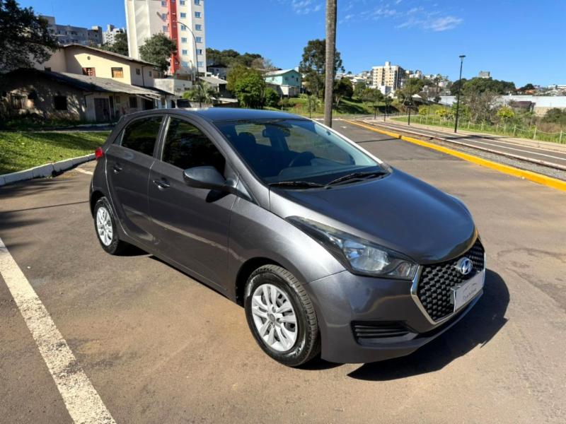 Hyundai HB20 Unique 1.0 Flex 12V Mec. - foto 3