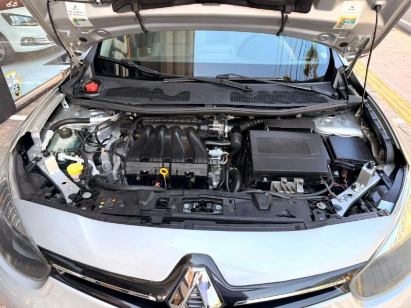 Renault FLUENCE Sedan Privilège 2.0 16V FLEX Aut - foto 17