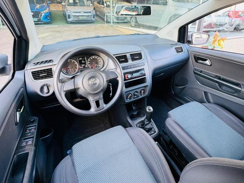 Volkswagen Fox BLUEMOTION 1.0 Mi Total Flex 12V 5p - foto 15