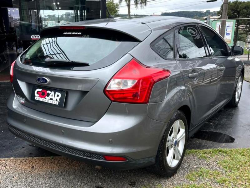 Ford Focus 1.6 S/SE/SE Plus Flex 8V/16V  5p - foto 2