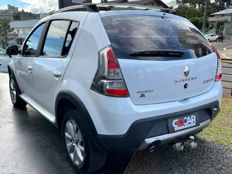 Renault SANDERO STEPWAY Hi-Power 1.6 8V 5p - foto 3