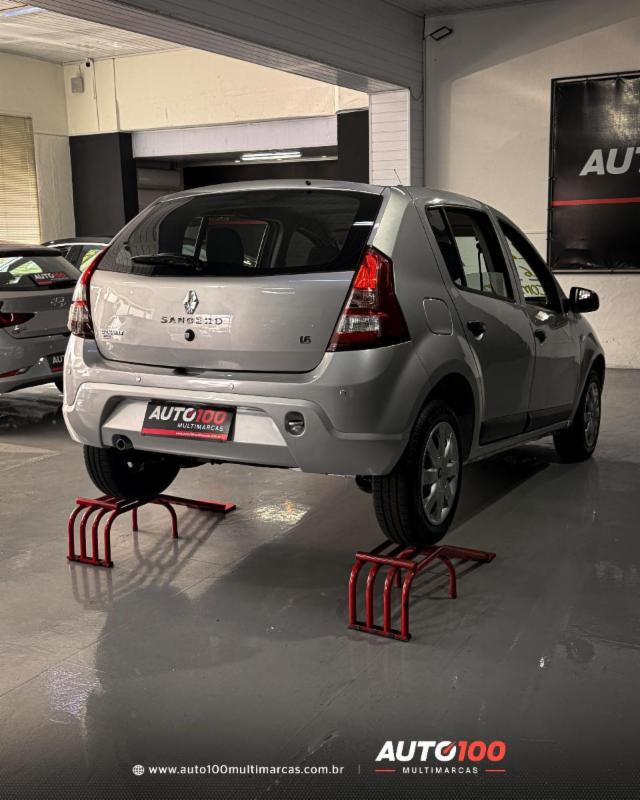 Renault SANDERO Expression Hi-Flex 1.6 8V 5p - foto 2