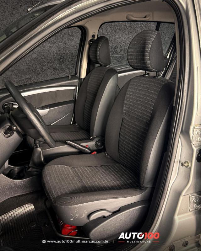 Renault SANDERO Expression Hi-Flex 1.6 8V 5p - foto 15