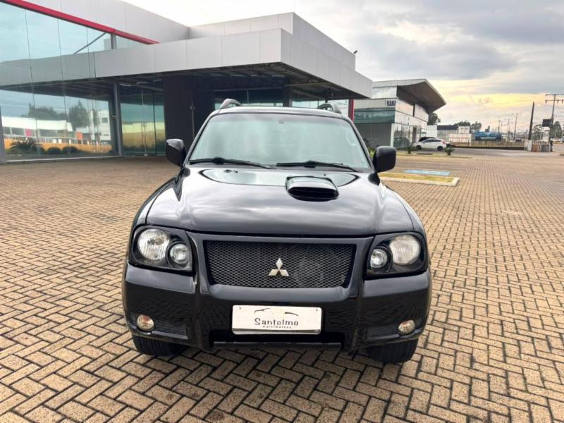 Mitsubishi Pajero Sport HPE 2.5 4x4 Diesel Mec. - foto 2