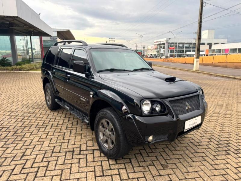 Mitsubishi Pajero Sport HPE 2.5 4x4 Diesel Mec. - foto 3