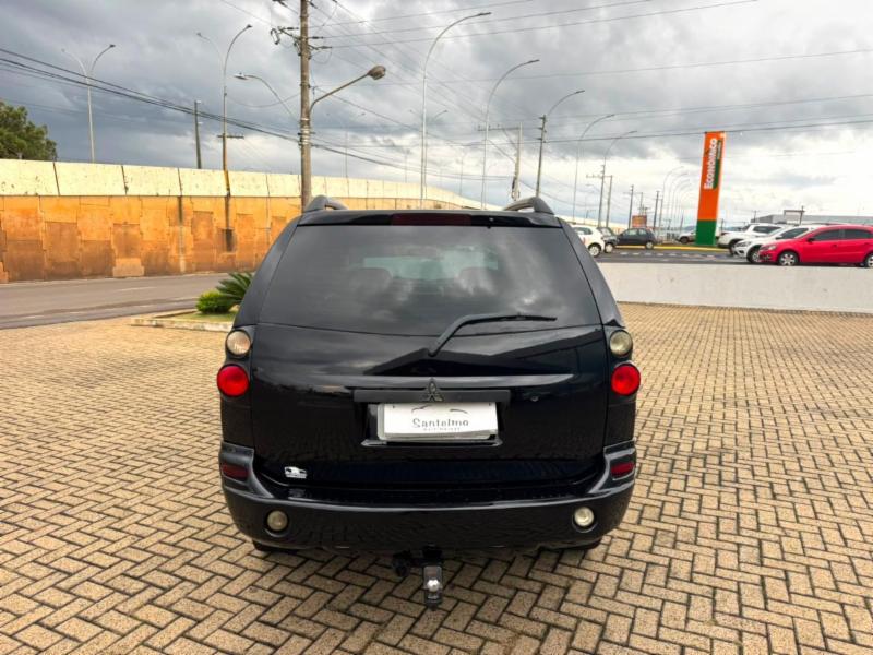 Mitsubishi Pajero Sport HPE 2.5 4x4 Diesel Mec. - foto 5