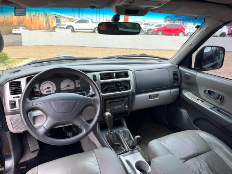 Mitsubishi Pajero Sport HPE 2.5 4x4 Diesel Mec. - foto 7