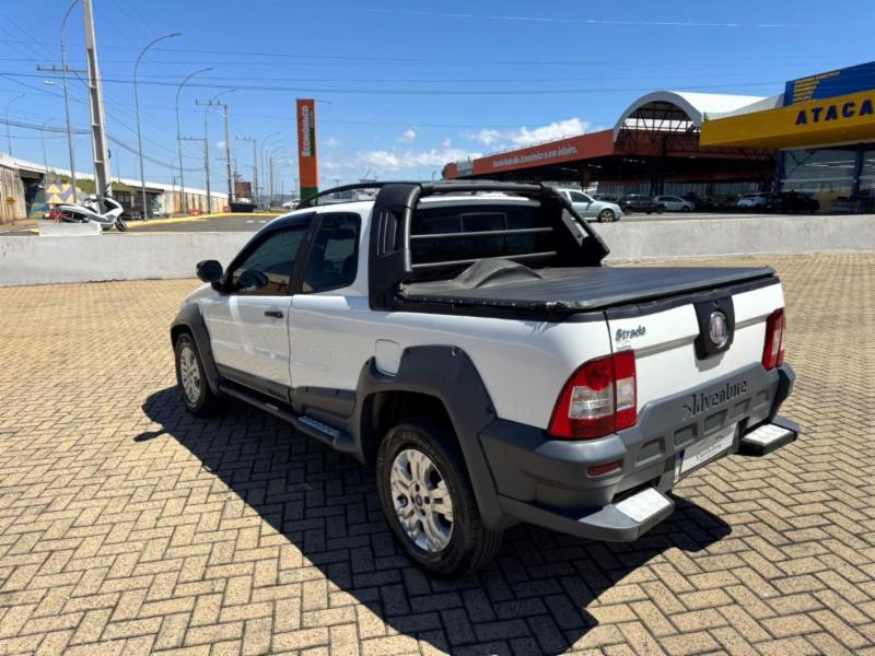 Fiat Strada Adventure1.8/ 1.8 LOCKER Flex CD - foto 4