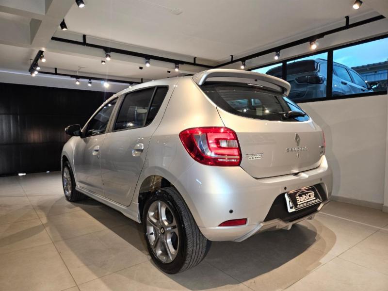 Renault SANDERO GT line Flex 1.6.16V 5p Aut. - foto 3