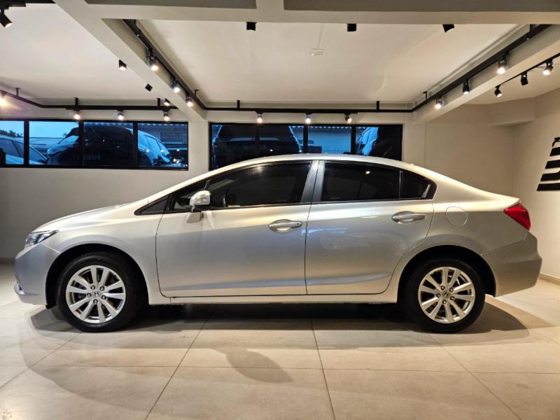 Honda Civic Sedan LXR 2.0 Flexone 16V Aut. 4p - foto 2