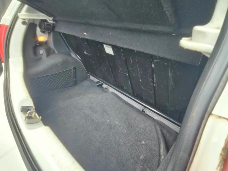 Volkswagen Fox 1.0 Mi Total Flex 8V 5p - foto 4
